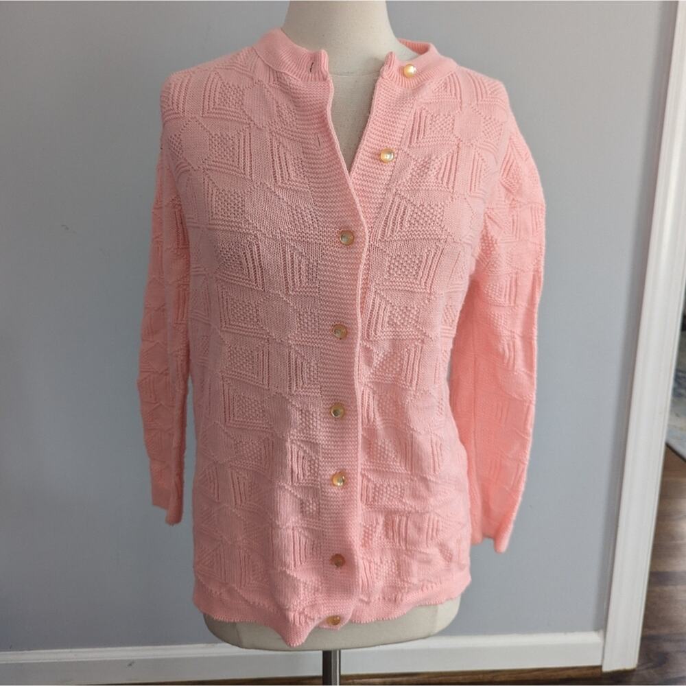 Vintage Women's Wintuck Pale Pastel Pink Sweater Cardigan Medium USA Easter